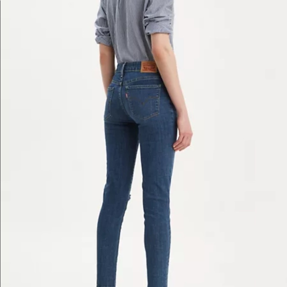 Levi’s 711 skinny jeans size 27 🌻
